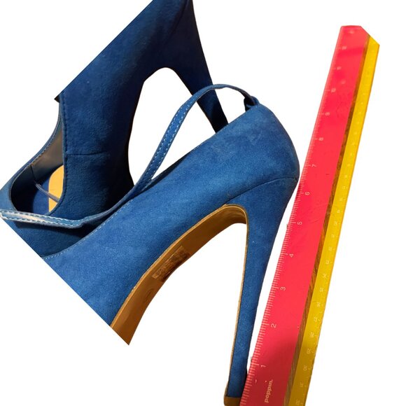 Breckelle's Blue Heels Size 8 - Picture 4 of 4